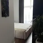 Spacious 2-bedroom Near Center Berlino