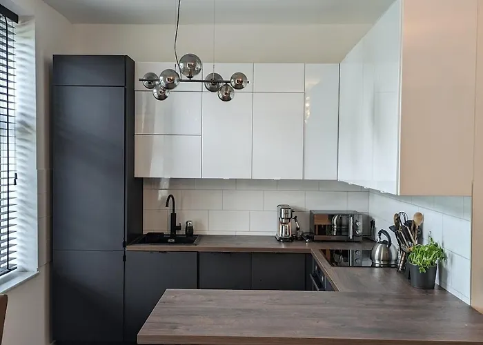 Spacious 2-bedroom Near Center Apartamento