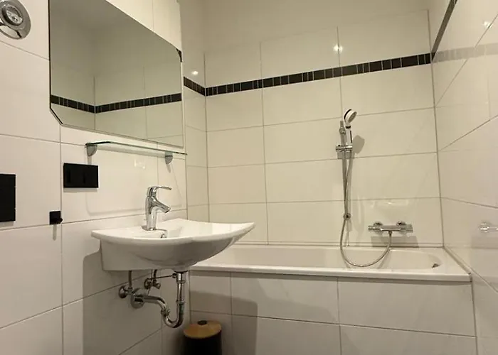 Spacious 2-bedroom Near Center Apartamento *